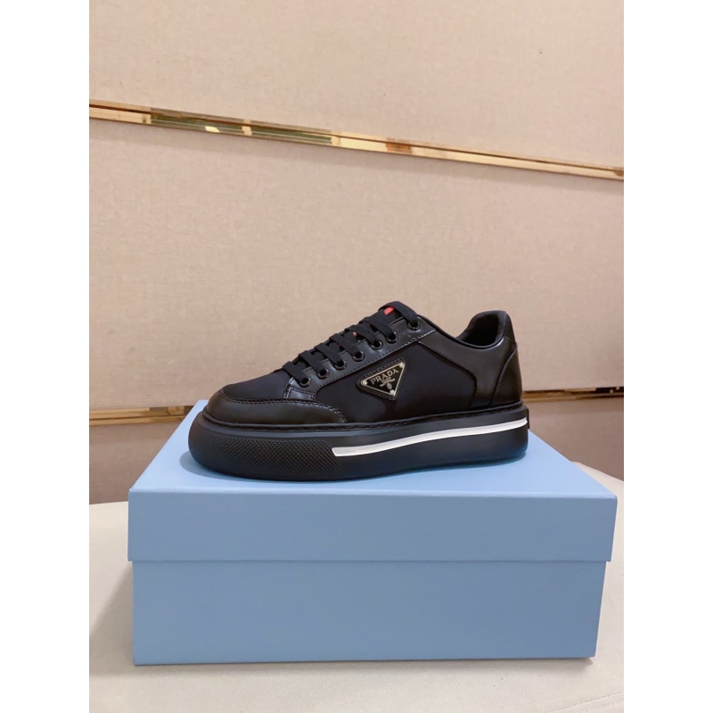 Pra*a casual shoes